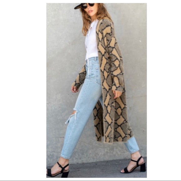 ✨RESTOCK ✨FABULOUS LONG SWEATER SNAKESKIN JACKET - Picture 7 of 8